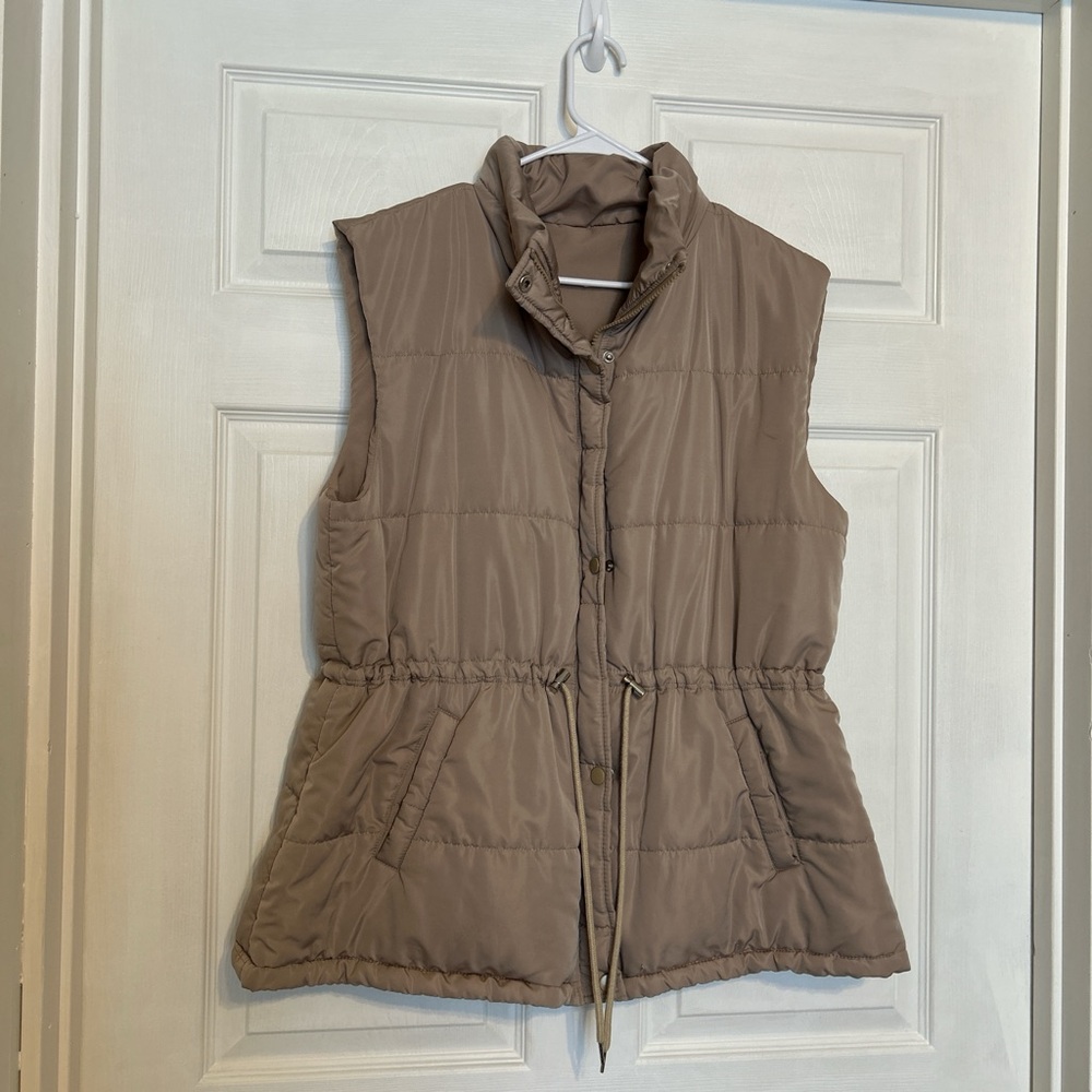 SHEIN Women's Brown Quilted Vest